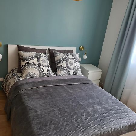 Paris Visit Apartment Ла Гарен-Коломб Екстериор снимка